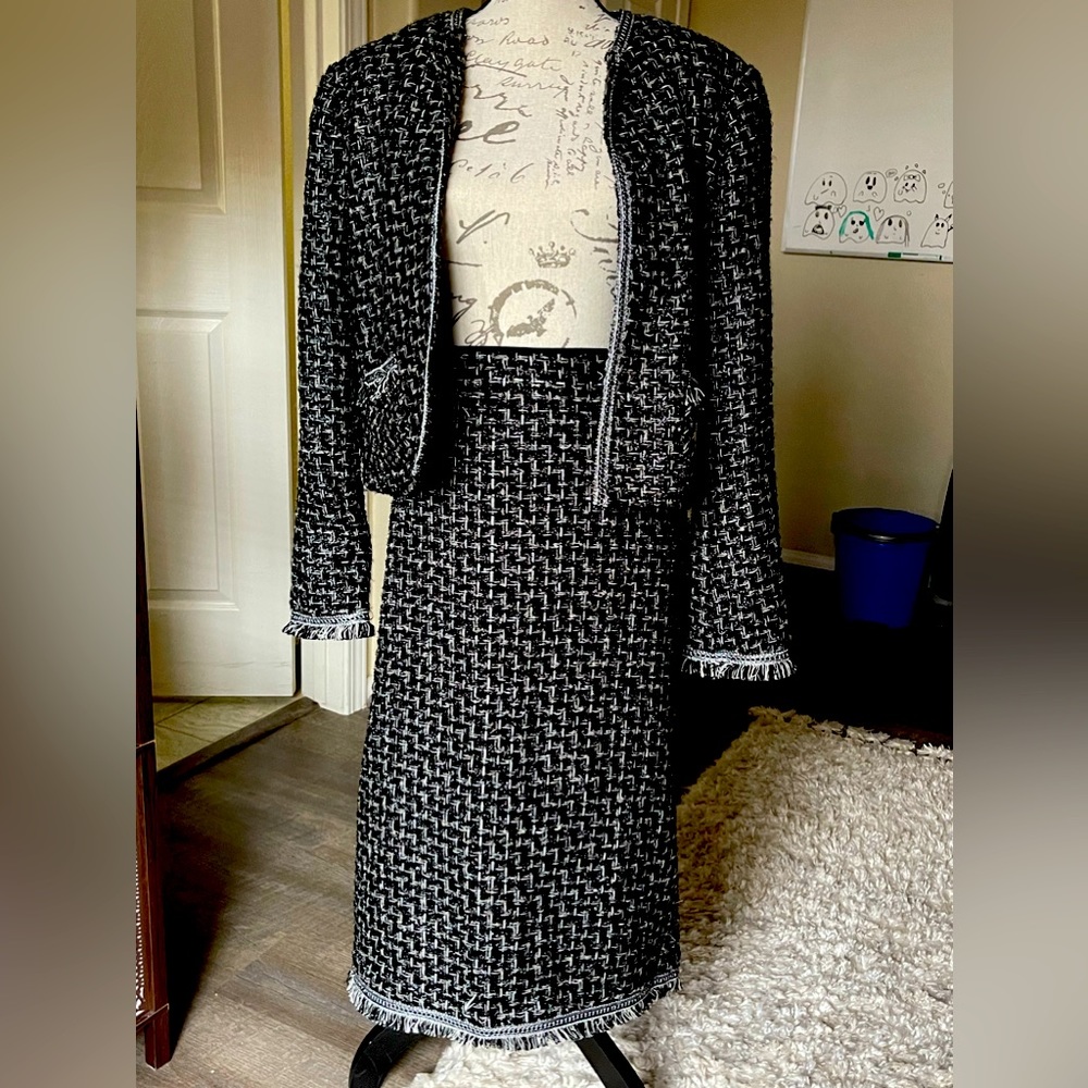 Gorgeous suit jacket and skirt from NY&C(Eva Mendez)